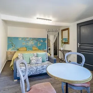 Appartement D'or - Les Amandiers- 1er étage, LʼIsle-sur-la-Sorgue
